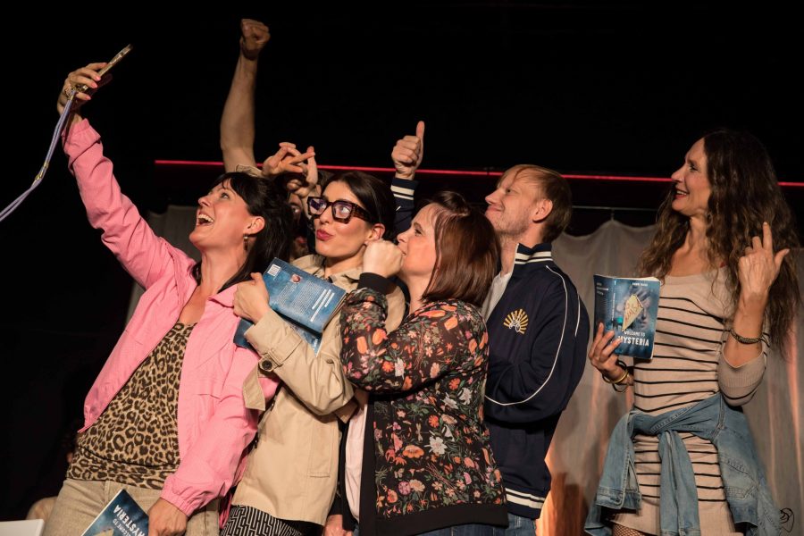 Szenenfoto einer Aufführung von "Welcome to Hysteria"